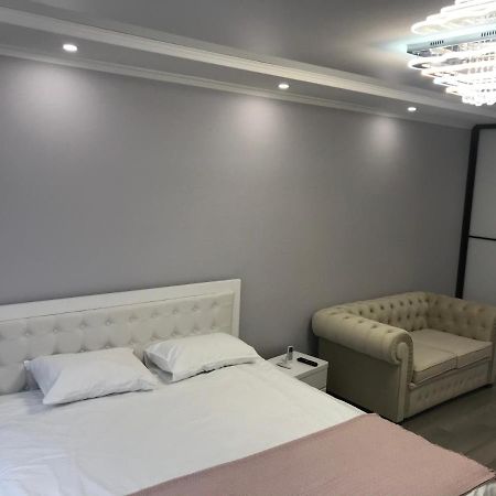 Затишна Квартира Lägenhet Ternopil Exteriör bild