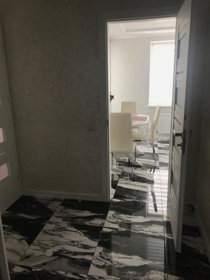 Затишна Квартира Lägenhet Ternopil Exteriör bild